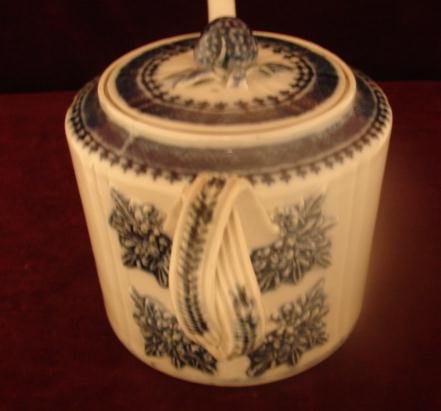C. 1800 CHINESE EXPORTDRUM TEAPOT, AMERICAN