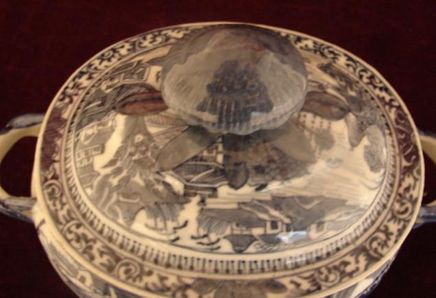 C. 1800 CHINESE EXPORT NANKING TUREEN