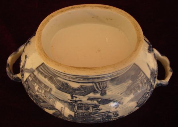 C. 1800 CHINESE EXPORT NANKING TUREEN