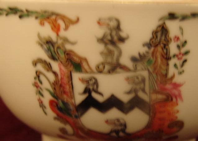 C. 1780 CHINESE EXPORT ARMORIAL TEA BOWL 4 1/4