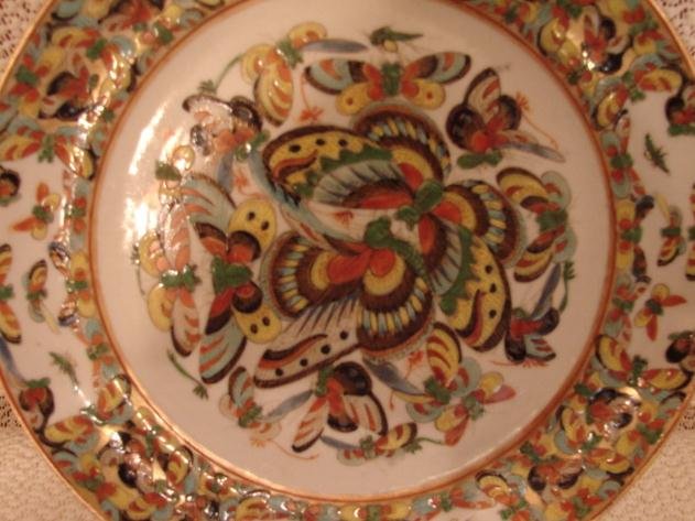 C. 1850 CHINESE EXPORT PAIR 1000 BUTTERFLY PLATES
