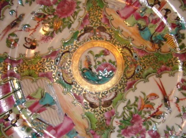 C. 1840 CHINESE EXPORT ROSE MEDALLION DINNER PLATE 9 3/4