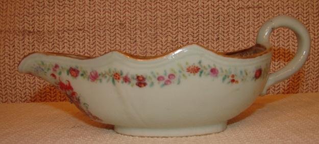 C. 1750 CHINESE EXPORT ARMORIAL SAUCE/GRAVY BOAT