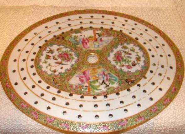 C. 1820-1840 CHINESE EXPORT ROSE MEDALLION MAZZARIN