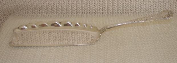 TIFFANY & CO. SILVER PLATE CRUMBER