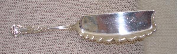 TIFFANY & CO. SILVER PLATE CRUMBER