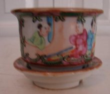C. 1880 CHINESE EXPORT ROSE MEDALLION CACHE POT W/ COVER