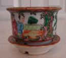 C. 1880 CHINESE EXPORT ROSE MEDALLION CACHE POT W/ COVER