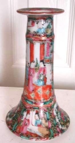 C. 1900 CHINESE EXPORT ROSE MEDALLION CANDLESTICK