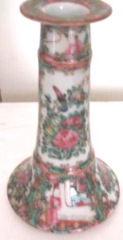 C. 1900 CHINESE EXPORT ROSE MEDALLION CANDLESTICK