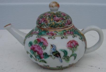 C. 1880 CHINESE EXPORT ROSE MEDALLION MINATURE TEAPOT