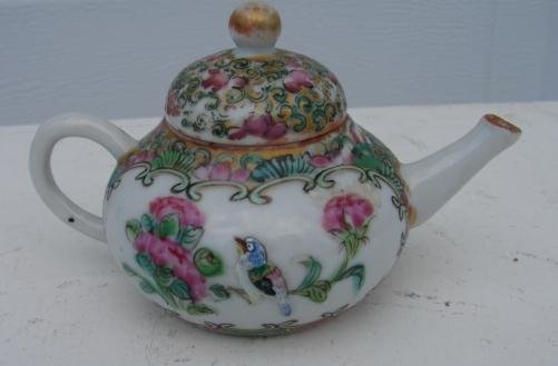 C. 1880 CHINESE EXPORT ROSE MEDALLION MINATURE TEAPOT