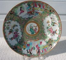 C. 1840 CHINESE EXPORT ROSE MEDALLION SOUP PLATE 8