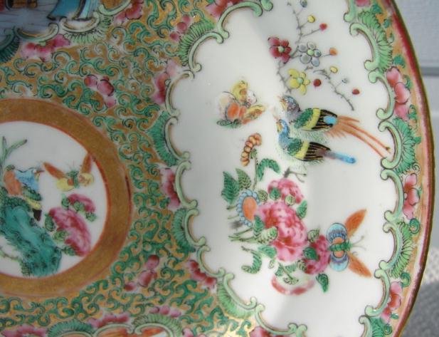 C. 1840 CHINESE EXPORT ROSE MEDALLION SOUP PLATE 8