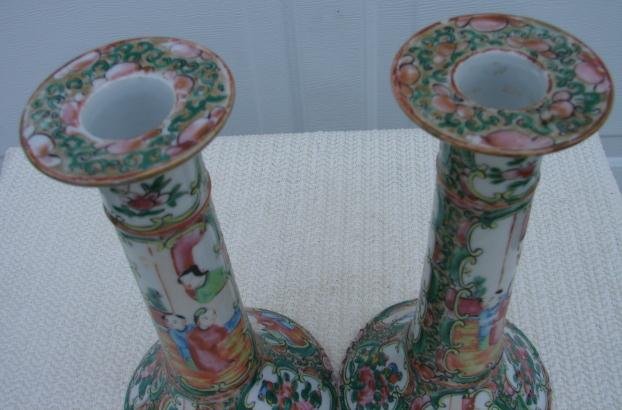 C. 1880 CHINESE EXPORT PAIR ROSE MEDALLION CANDLESTICKS 8 1/2