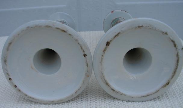 C. 1880 CHINESE EXPORT PAIR ROSE MEDALLION CANDLESTICKS 8 1/2