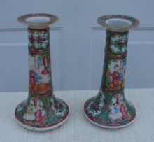 C. 1880 CHINESE EXPORT PAIR ROSE MEDALLION CANDLESTICKS 7