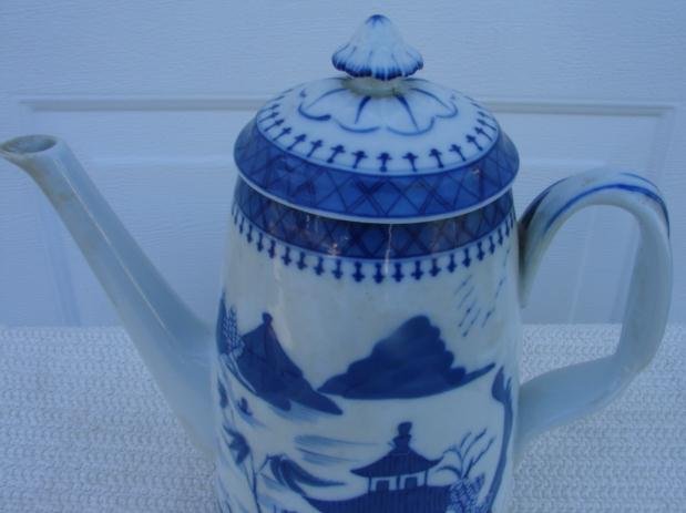 MOTTAHEDEH CHINESE EXPORT BLUE CANTON LIGHTHOUSE TEAPOT
