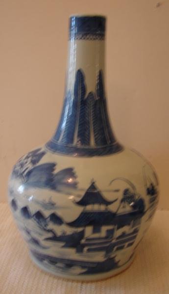 C. 1820-1840 CHINESE EXPORT BLUE CANTON WATER BOTTLE