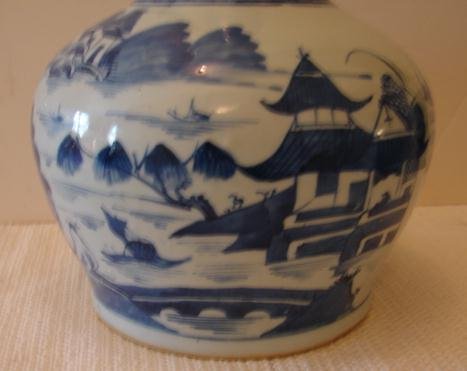 C. 1820-1840 CHINESE EXPORT BLUE CANTON WATER BOTTLE