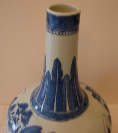 C. 1820-1840 CHINESE EXPORT BLUE CANTON WATER BOTTLE