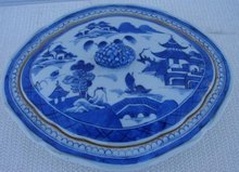 C. 1820 CHINESE EXPORT BLUE CANTON VEGETABLE DISH W/COVER