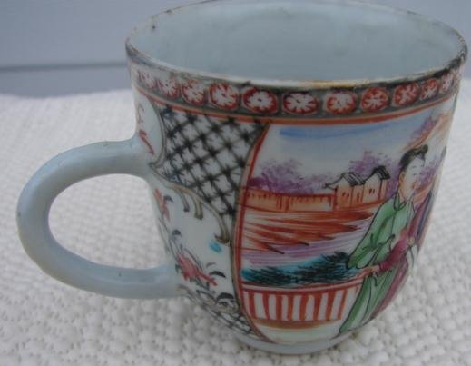 C. 1770 CHINESE EXPORT MANDARIN PALETTE DEMITASSE CUP