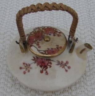 C. 1880 JAPANESE SATSUMA TEAPOT