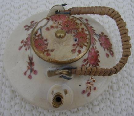 C. 1880 JAPANESE SATSUMA TEAPOT