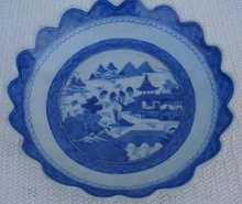 C. 1840 CHINESE EXPORT BLUE CANTON SAW TOOTH BOWL 9 1/4