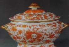 C. 1820-1840 CHINESE EXPORT SOUP TUREEN SACRED BIRD AND BUTTERFLY WITH COVER