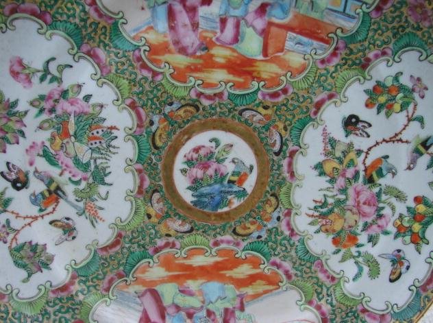 C. 1850 CHINESE EXPORT ROSE MEDALLION 9 5/8