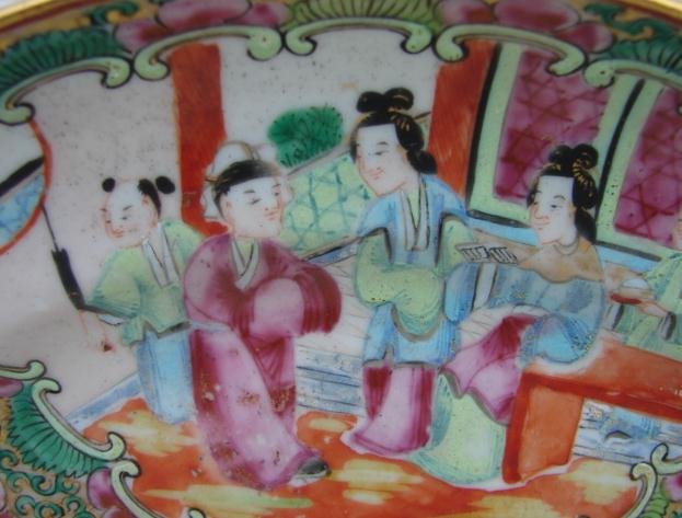 C. 1850 CHINESE EXPORT ROSE MEDALLION 9 5/8
