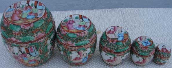 C. 1875 SET OF (5) ROSE MEDALLION BARREL BOXES W/COVERS