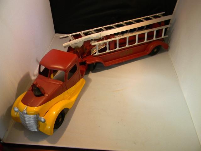 BUDDY L 1940'S LADDER TRUCK