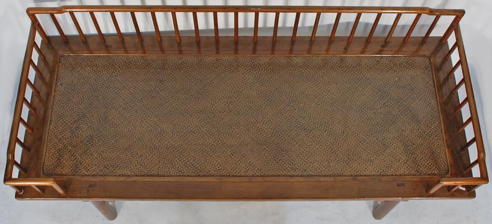 Daybed with rattan seat