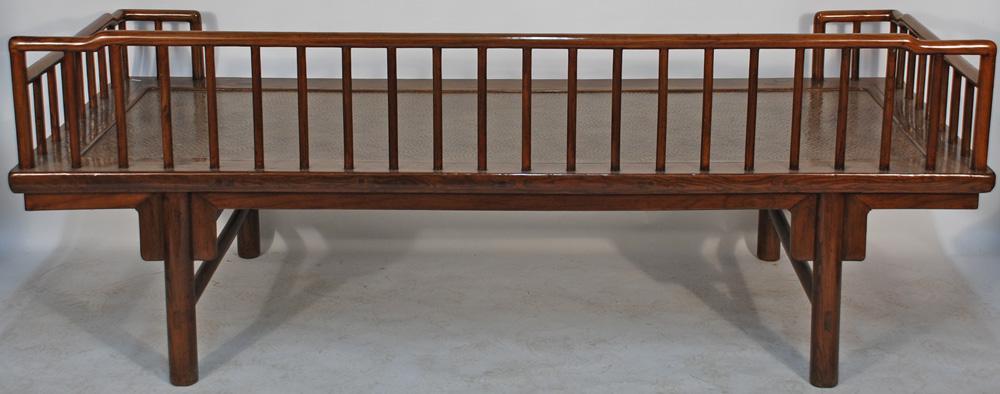 Daybed with rattan seat