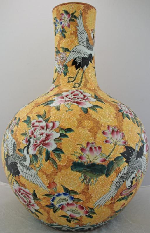 Jingdezhen Painted Porcelain Vase