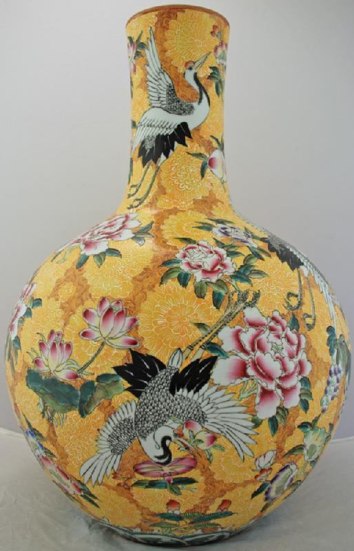 Jingdezhen Painted Porcelain Vase