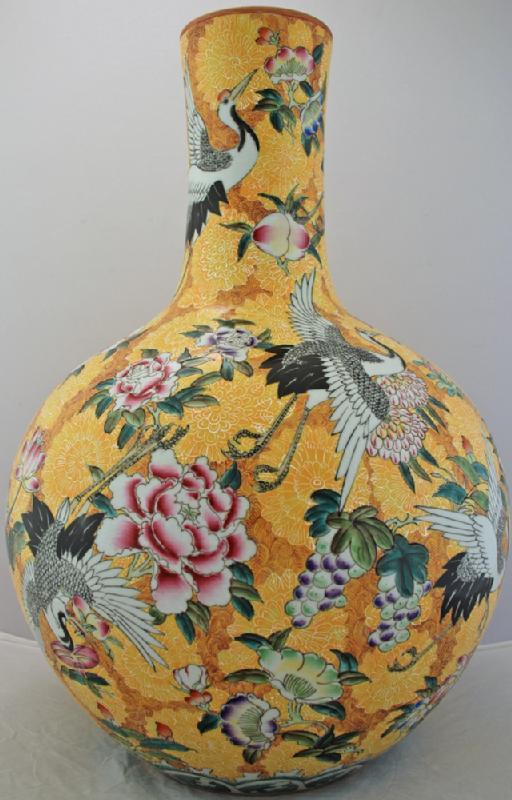 Jingdezhen Painted Porcelain Vase