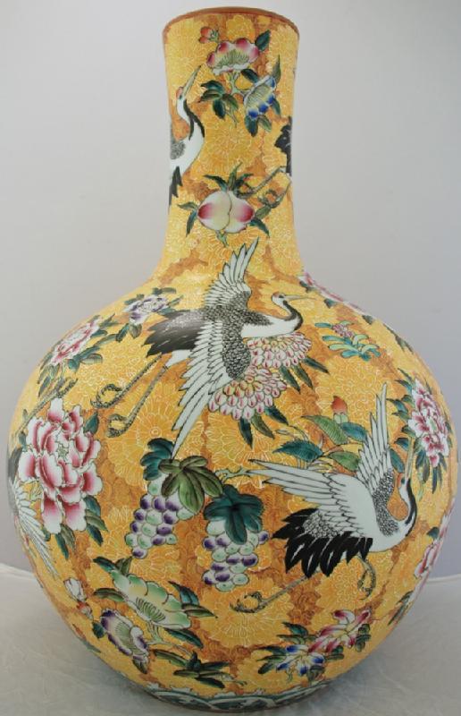 Jingdezhen Painted Porcelain Vase