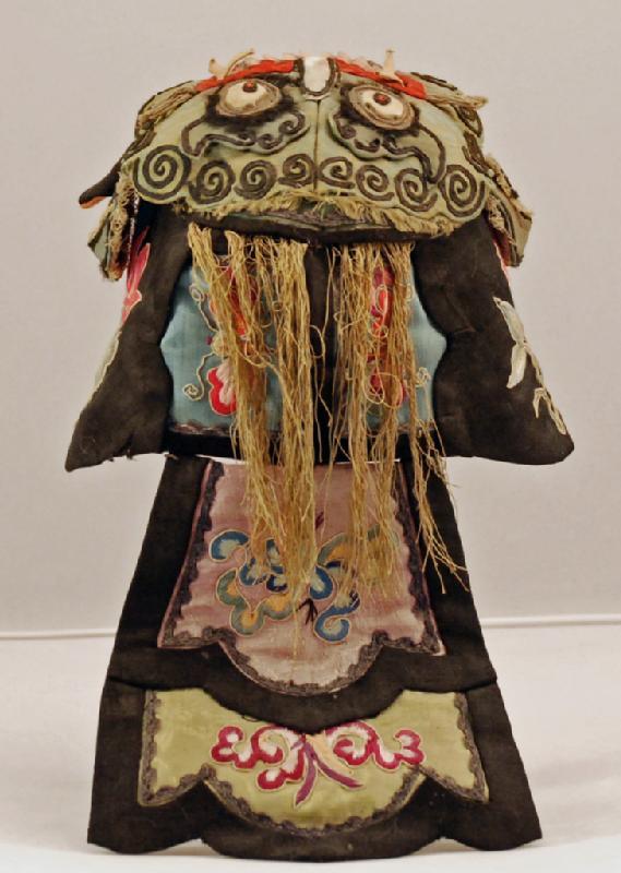 Late 19th century silk Chinese child's hat - black rat with green dragon