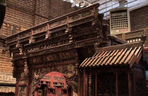 Antique Chinese Carved Canopy Bed with Alcove
