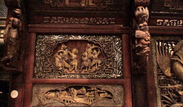 Antique Chinese Carved Canopy Bed with Alcove
