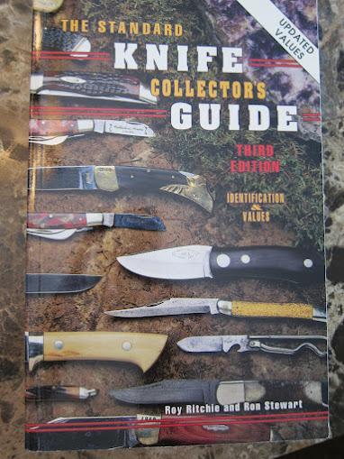 The Standard Knife Collector's Guide: Identification & Values (Third Edition)