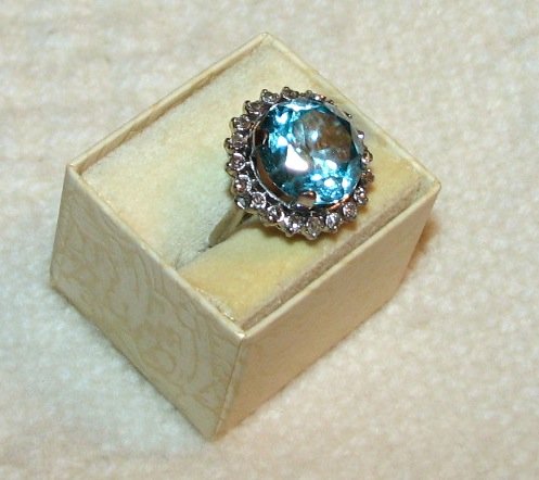 BEAUTIFUL ZIRCON & DIAMOND RING