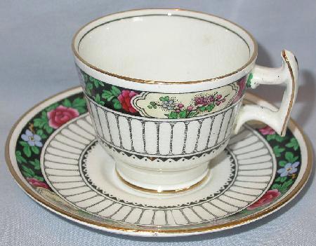 BEAUTIFUL HANDPAINTED TEA CUP & SAUCER