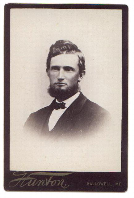 VICTORIAN PHOTOGRAPH OF MAN - (an Abraham Lincoln wanna be?)