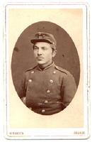 CARTE DE VISITE PHOTOGRAPH OF SOLDIER IN MILITARY DRESS