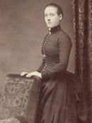 CABINET PHOTO OF VICTORIAN WOMAN
